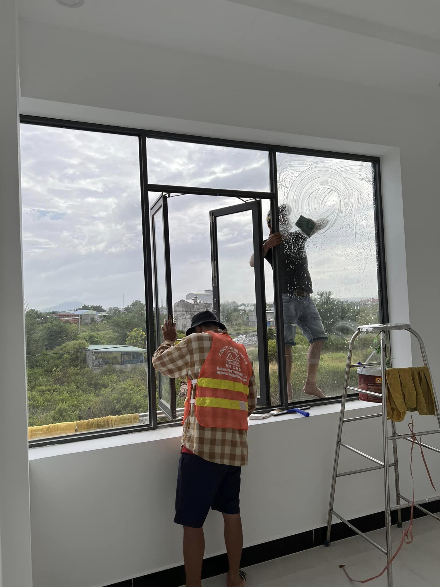Dịch vụ vệ sinh văn phòng công ty bất động sản chuyên nghiệp | Vệ sinh công nghiệp Phan Thiết - An Lộc